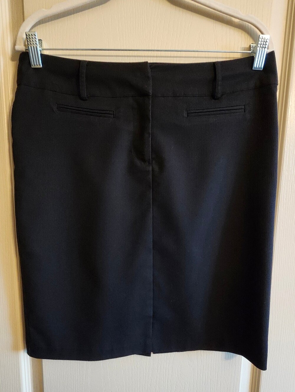 3 / $25 VERO MODA "Wella" Classic Black Pencil Skirt. Size 38.